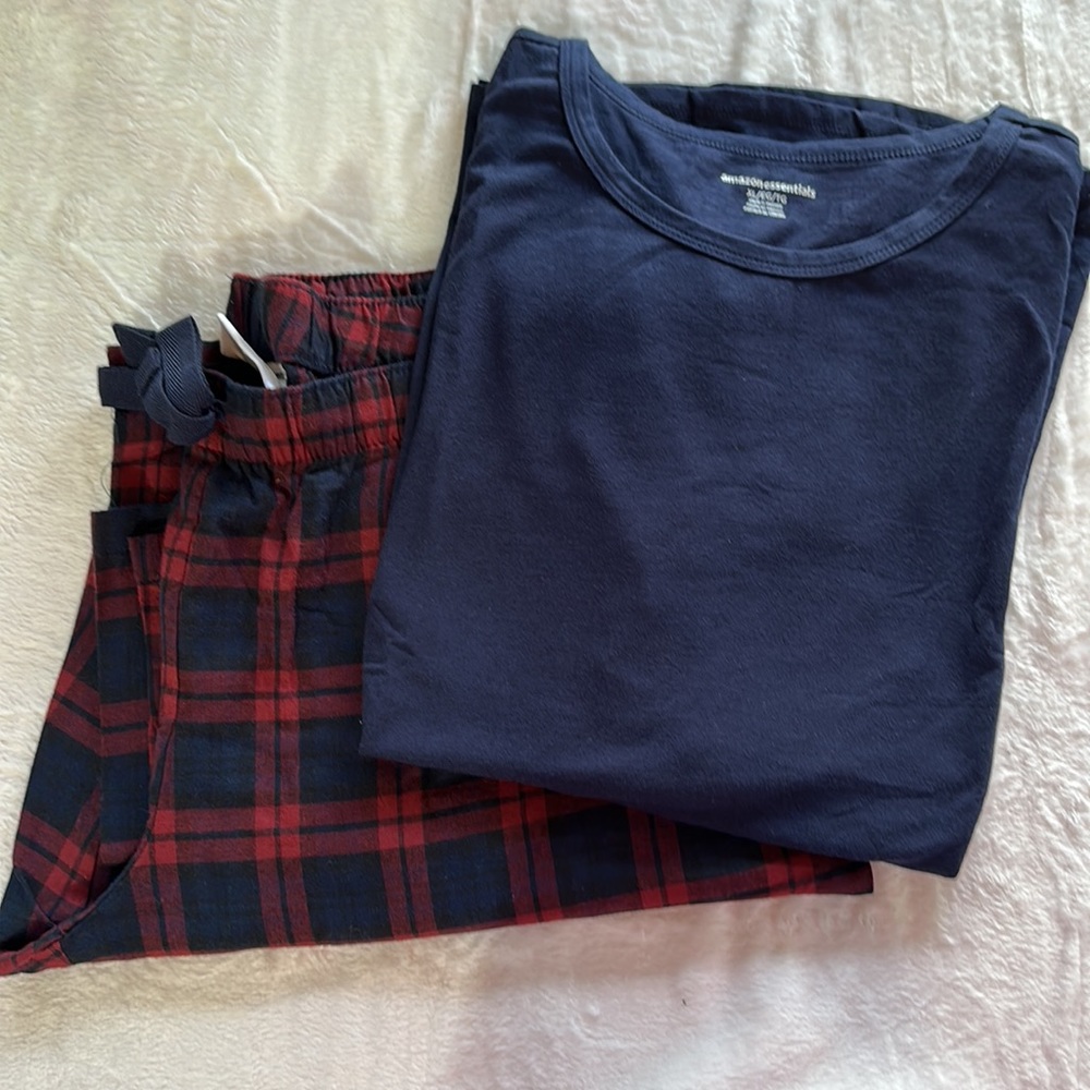 NWT Amazon Essential 2-pc Ladies pajamas set - Picture 2 of 4